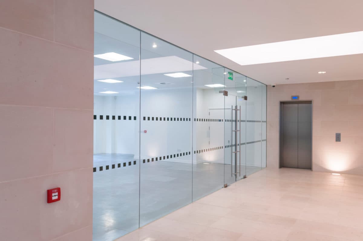 Innovative Glastrennwände Krefeld für Büros und Wohnungen – Glasbau West