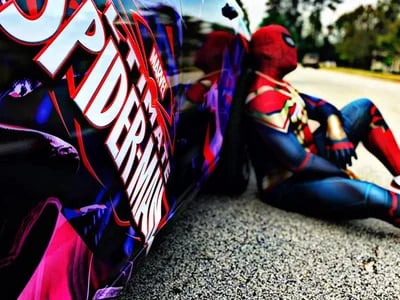 Auto selber folieren Kosten vs. Profi: Ihr Weg zum perfekten Anime für Car Itasha!