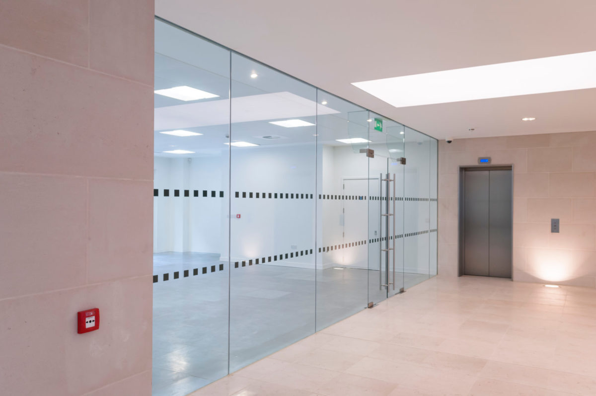 Innovative Glastrennwände Krefeld für Büros und Wohnungen – Glasbau West