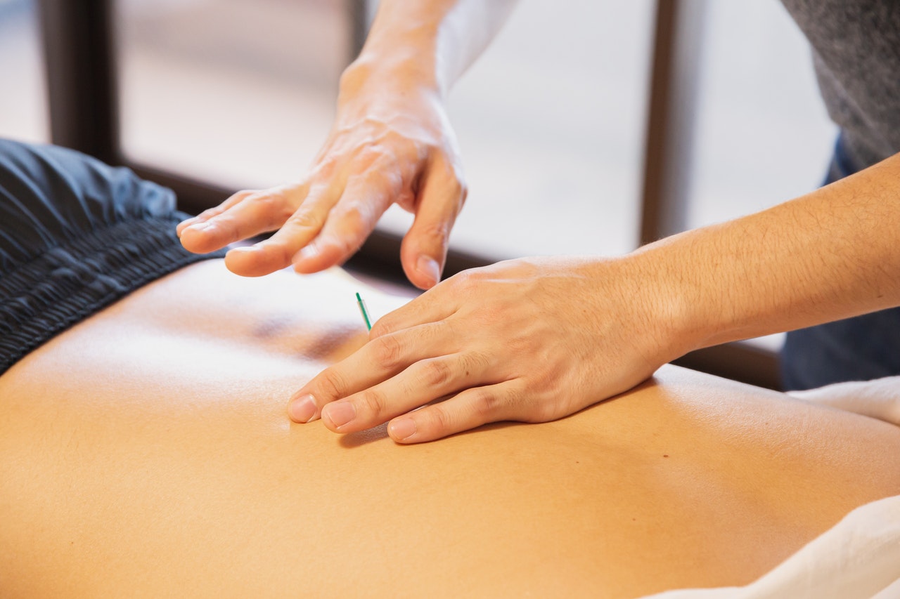 So hilft Ihnen der Osteopath bei Rückenschmerzen und Verspannungen