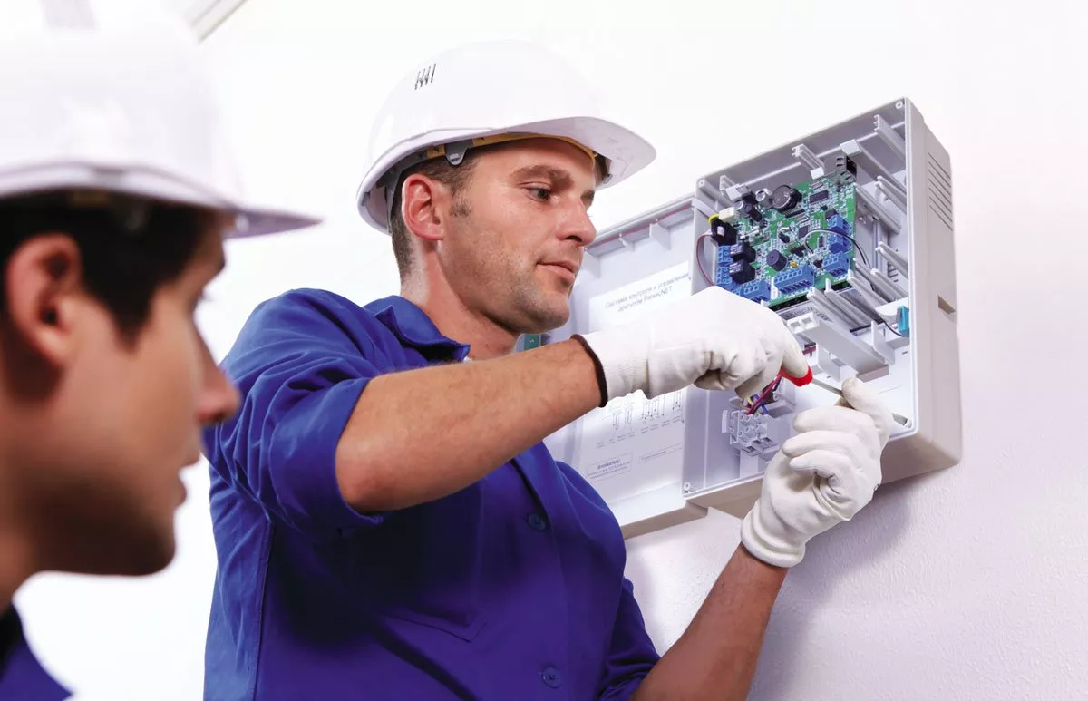 DGUV V3 Prüfung: So vermeiden Sie elektrische Mängel und Gefahren