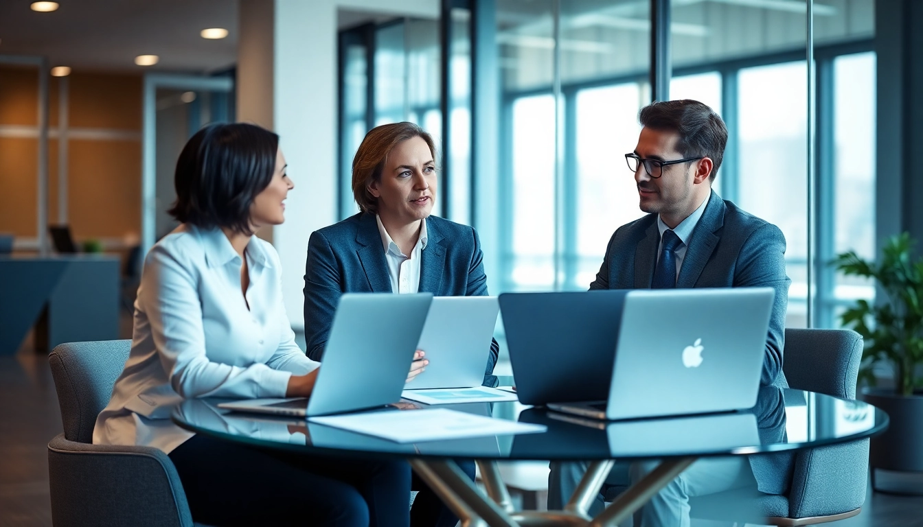 Consultation session in Unternehmensberatung showing focus and teamwork in a modern office setting.